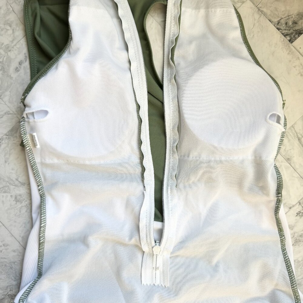 NEW Zipper Sleeveless One-piece Swimsuit - Picture 10 of 11
